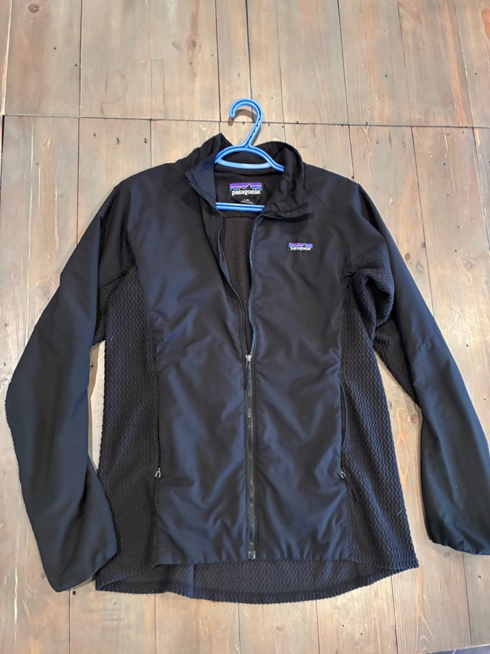 Patagonia Black Fleece hybrid jacket 
Women’s Large